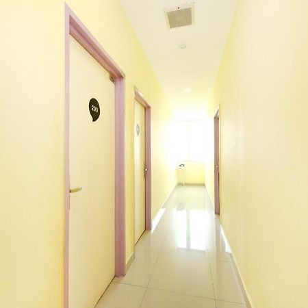 Comma Hotel Bandar Saujana Putra Buitenkant foto