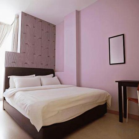 Comma Hotel Bandar Saujana Putra Buitenkant foto