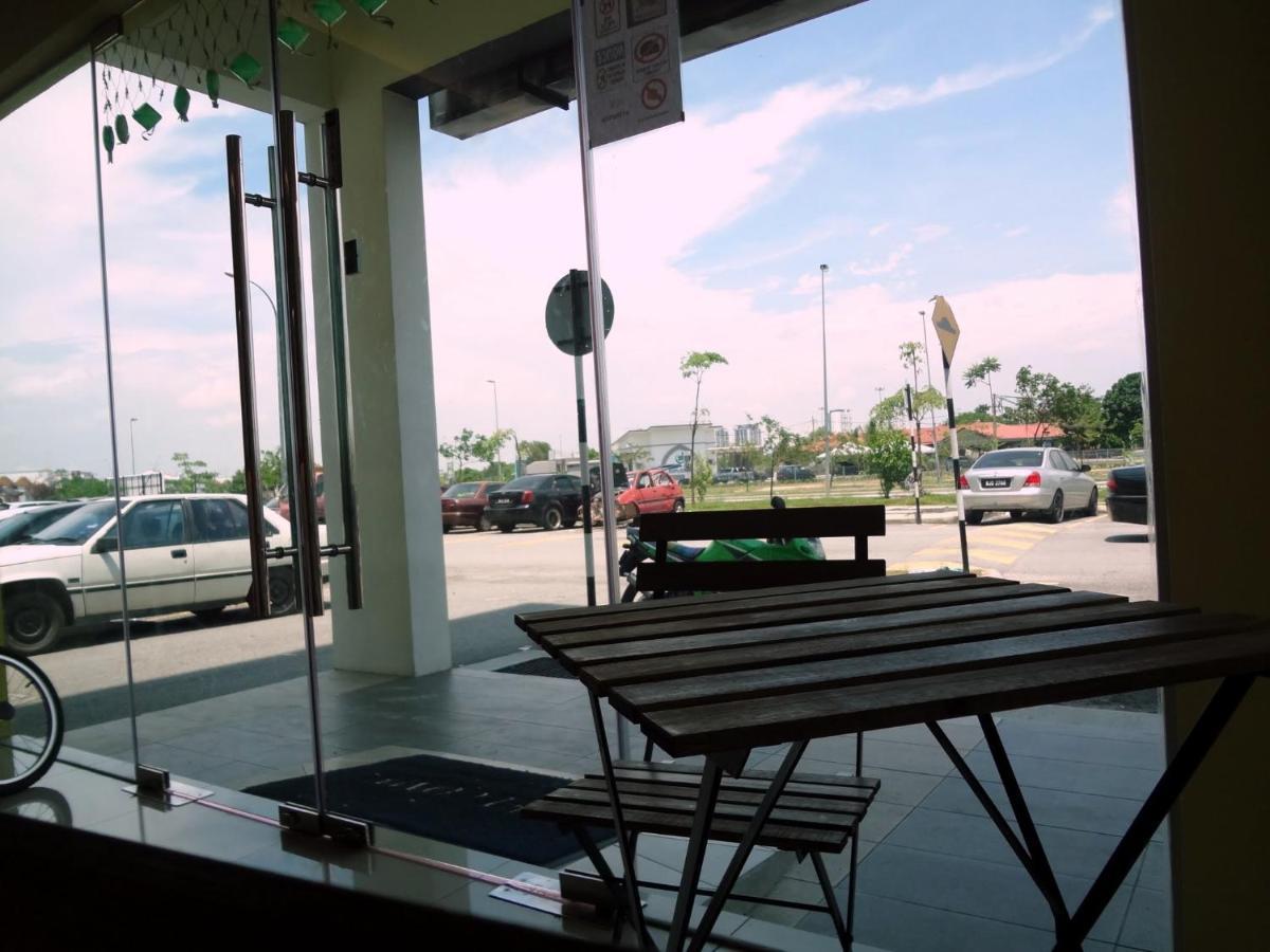 Comma Hotel Bandar Saujana Putra Buitenkant foto