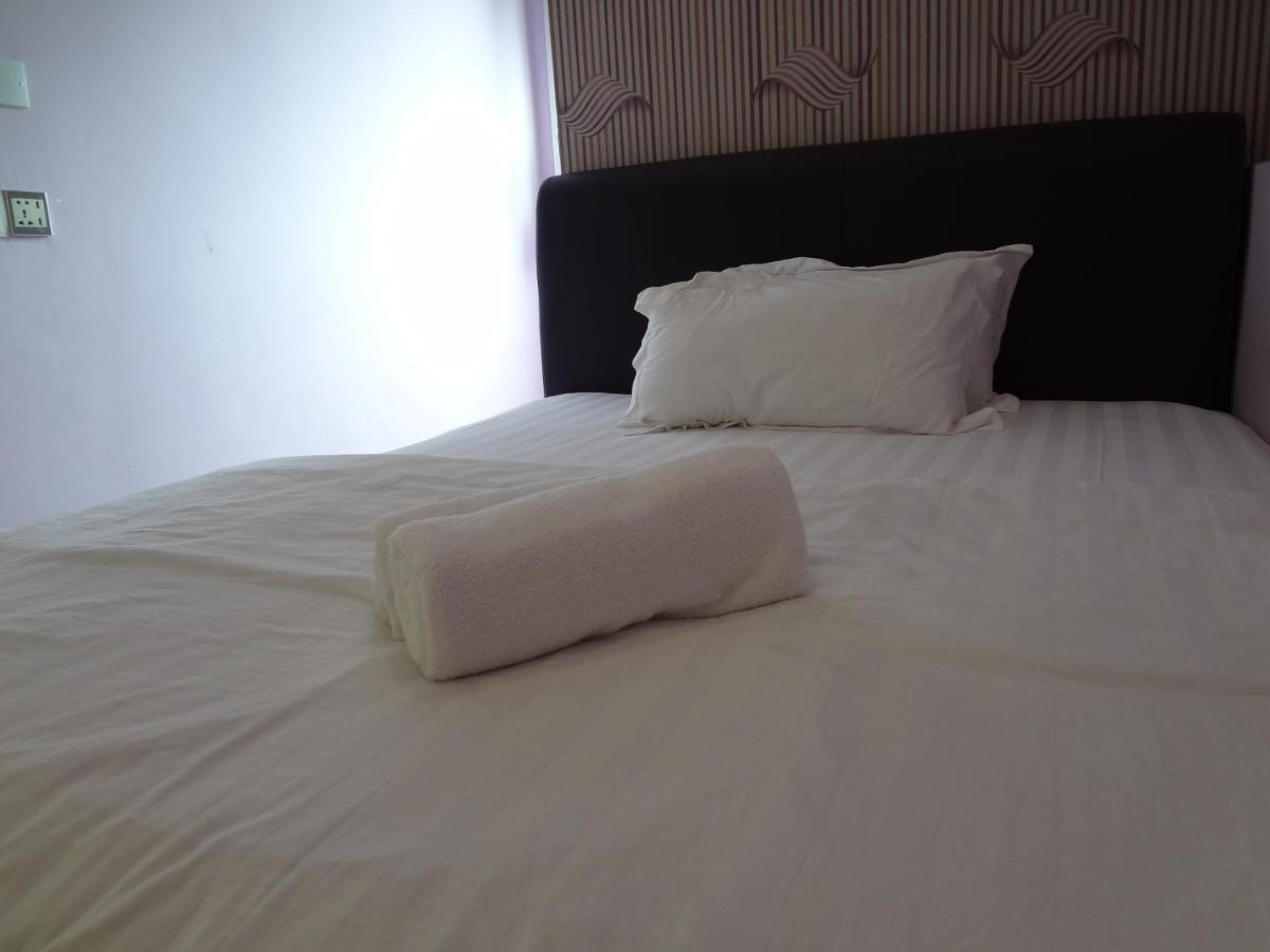 Comma Hotel Bandar Saujana Putra Buitenkant foto