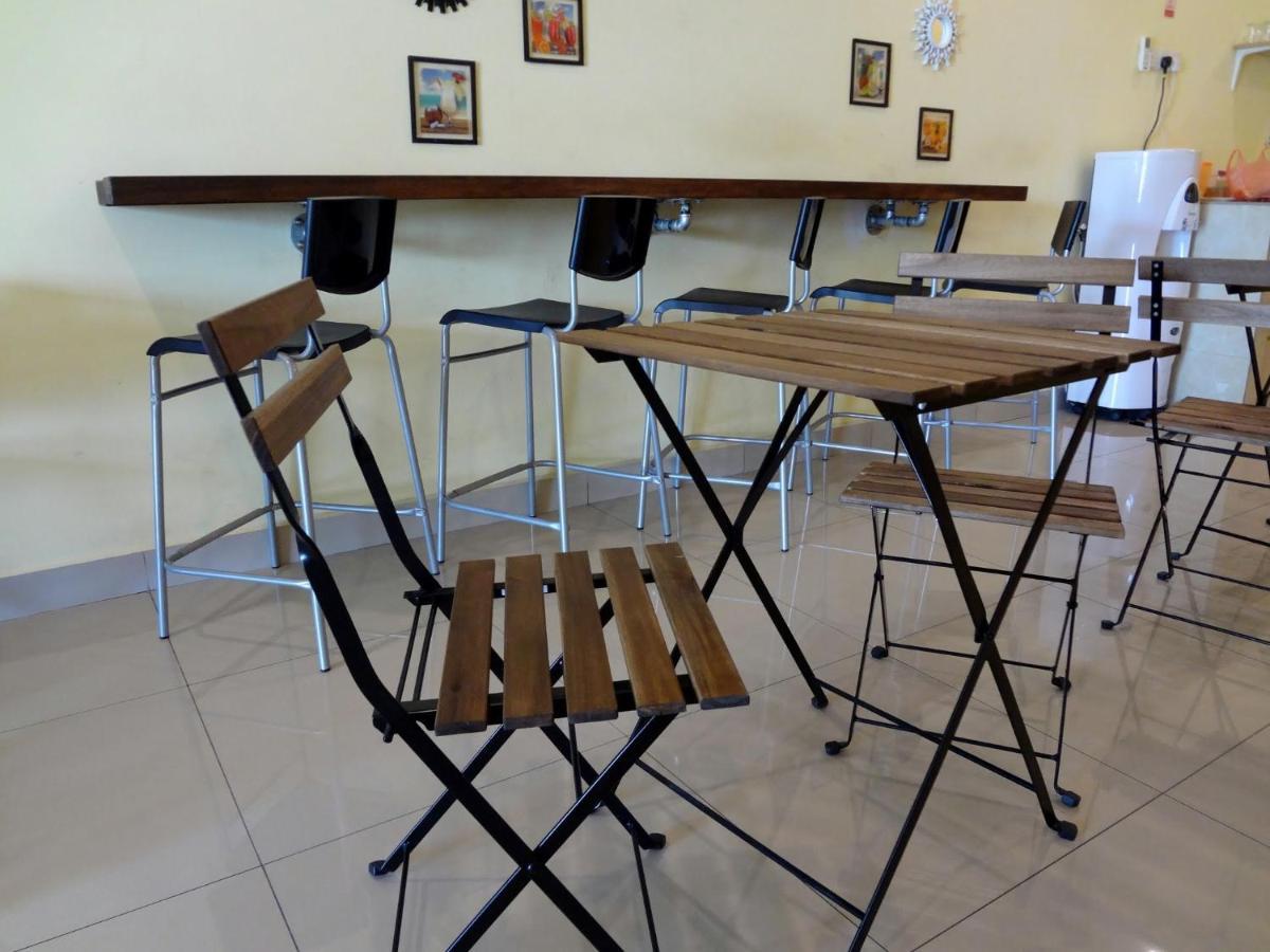 Comma Hotel Bandar Saujana Putra Buitenkant foto