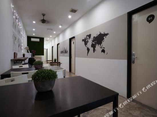 Comma Hotel Bandar Saujana Putra Buitenkant foto